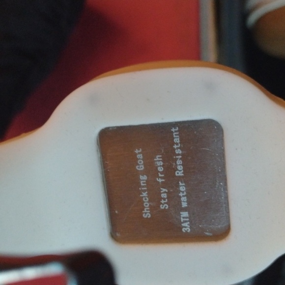 Unisex Shocking Goat Fresh Watch - Picture 2 of 3